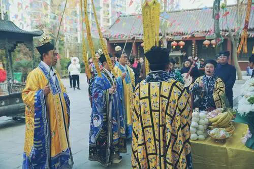 大师教你用奇门遁甲术咒语招桃花