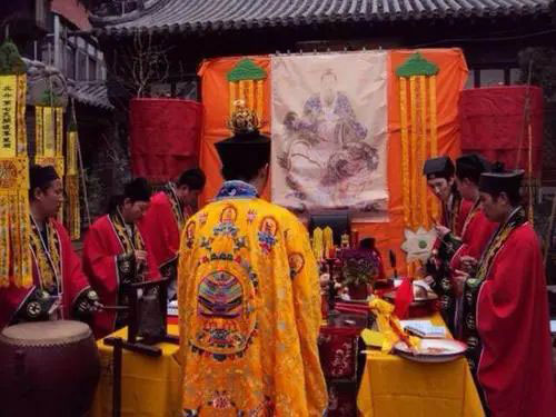 想招桃花，在风水学中有哪些可以招桃花的？