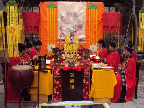 夫妻多久不在一起可以自动离婚，够了分居条件也得走法律程序