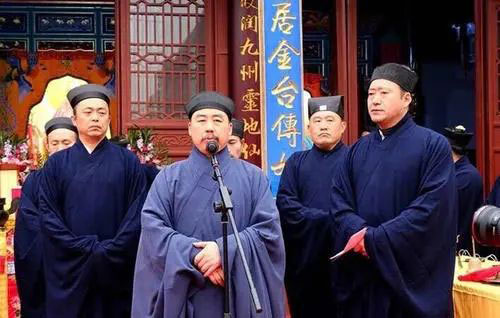 男朋友生气怎么哄 女生应该学会这三招